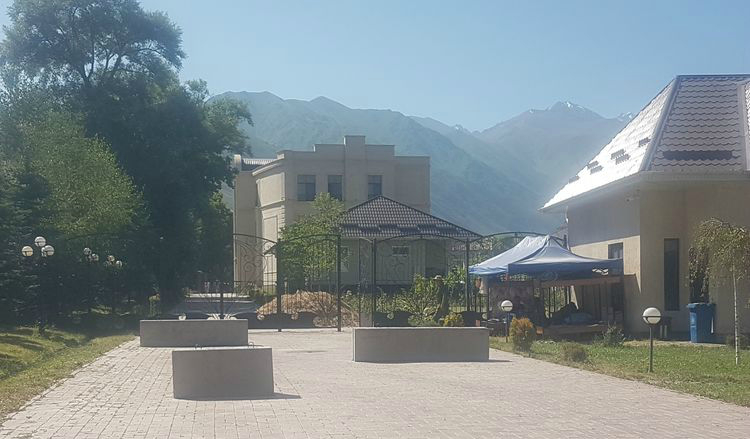 Атамбаев козогистонни танкид килиш менга кайф беради — узбекистон