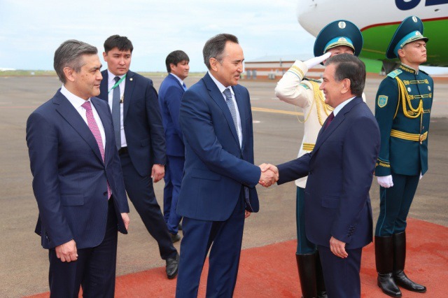 Президент узбекистана прибыл в астану на саммит шос — узбекистан