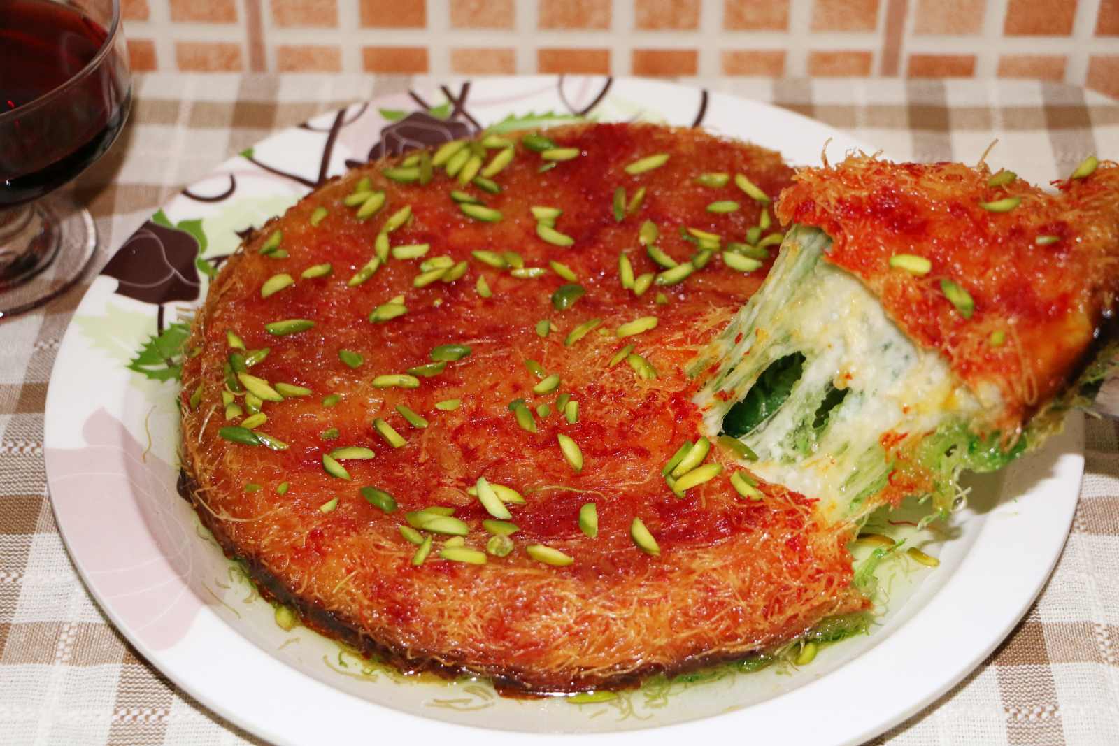 Kunafa shirinligi — ozbekiston